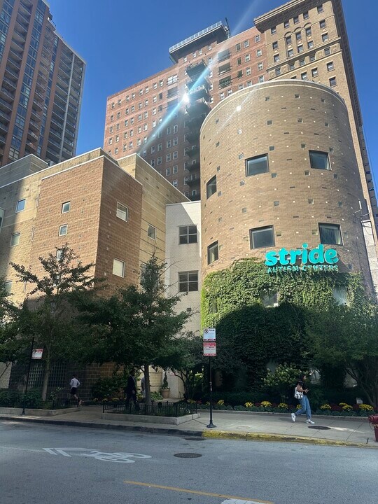 40 E 9th St in Chicago, IL - Building Photo