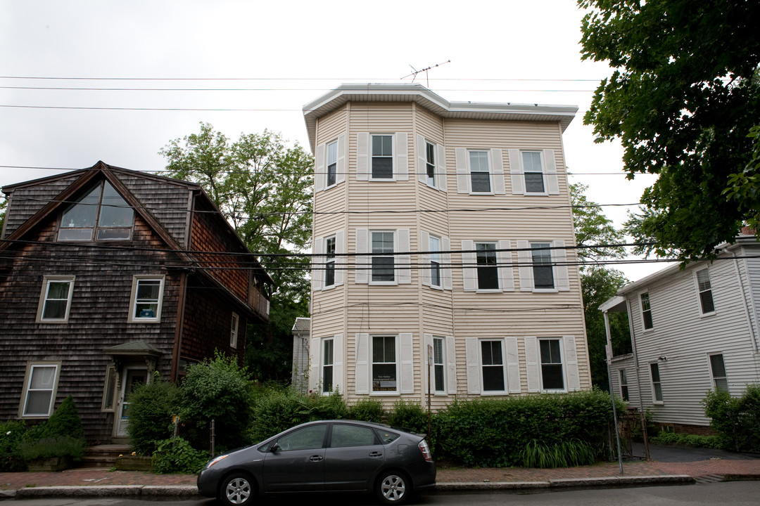 476 Franklin St in Cambridge, MA - Foto de edificio