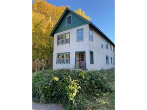 2613 E 24th St in Minneapolis, MN - Building Photo - Building Photo
