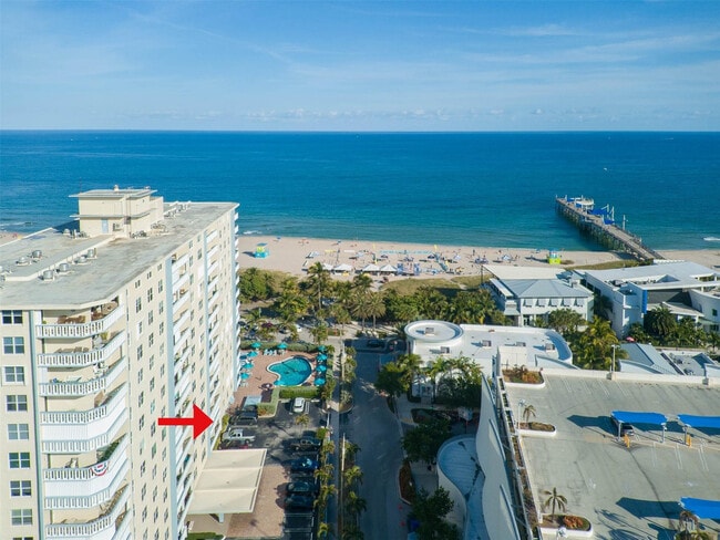 property at 305 N Pompano Beach Blvd