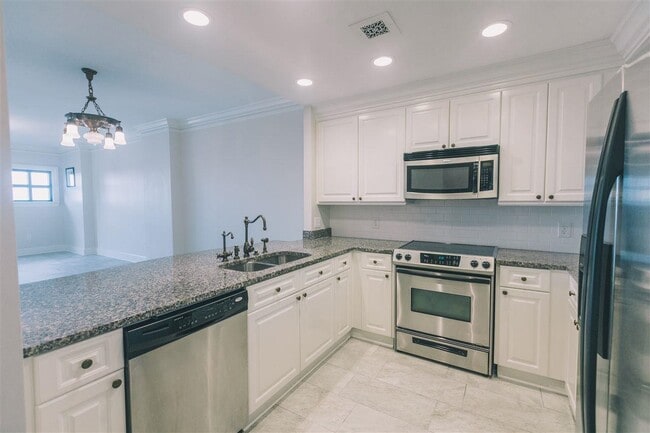 property at 121 N Monroe St