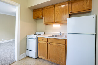 Scholars Corner Apartments in Chicago, IL - Building Photo - Interior Photo