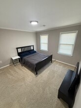 2823 Chablis Cir in Woodbridge, VA - Foto de edificio - Building Photo