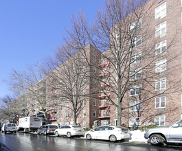 The Barbizon in Flushing, NY - Foto de edificio - Building Photo