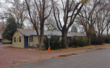 207 N Santa Fe Ave in Fountain, CO - Foto de edificio - Building Photo