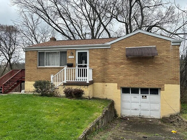 property at 124 Minooka St