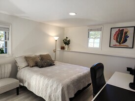 4265 Parnell Rd, Unit Bedroom in Marietta, GA - Building Photo
