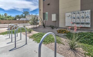 1037 S Farmer Ave in Tempe, AZ - Building Photo - Building Photo