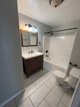 408 NW 56th St in Lawton, OK - Building Photo - Building Photo