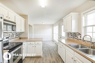 60 Knottingham Ct in Dunn, NC - Foto de edificio - Building Photo