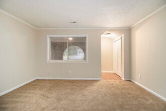 2203 Emerald Castle Dr in Decatur, GA - Building Photo - Building Photo