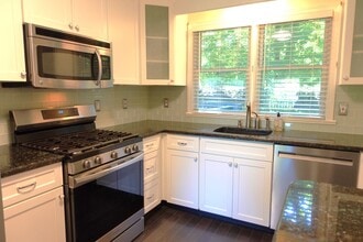 2 Honey Ln W in Miller Place, NY - Building Photo - Building Photo
