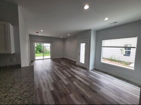 5450 N Colburn Ct in Bel Aire, KS - Building Photo