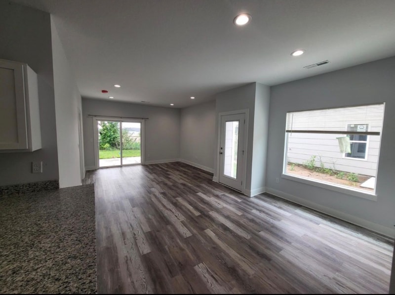 5450 N Colburn Ct in Bel Aire, KS - Building Photo