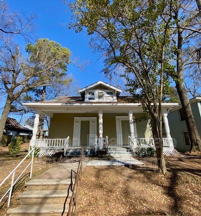 property at 546 Dalzell St