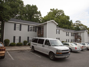 THE BELVEDERE APARTMENTS in Gastonia, NC - Foto de edificio - Building Photo