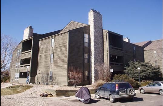 Appletree East Condos in Aurora, CO - Building Photo