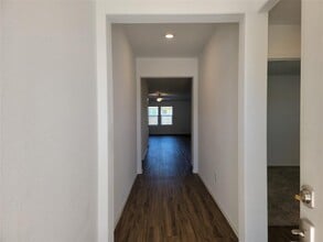 105 Ulmus St in Hutto, TX - Foto de edificio - Building Photo