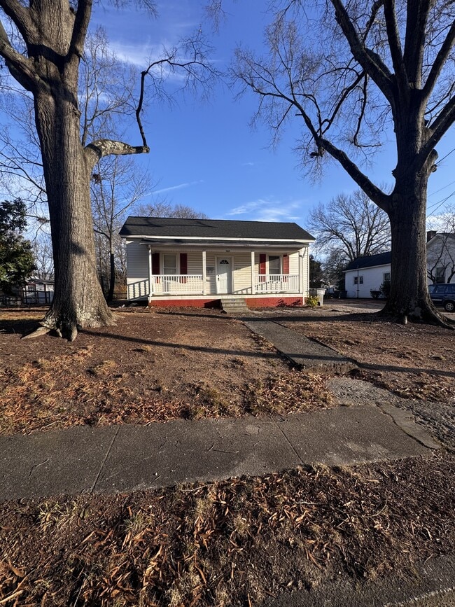 property at 616 Poplar Ave