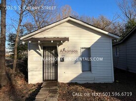 203.5 S Cherry St in North Little Rock, AR - Building Photo