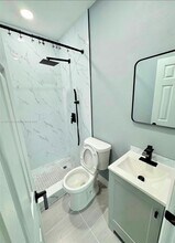 321 NW 93rd Ave in Pembroke Pines, FL - Building Photo - Building Photo