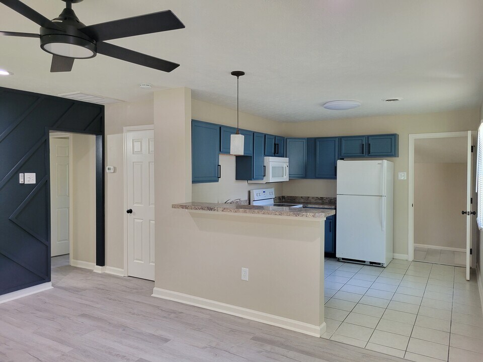 1919 Bancroft Dr in Hampton, VA - Building Photo