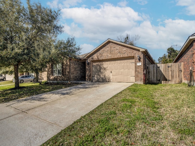 12226 Estelle Ln in Pinehurst, TX - Building Photo - Building Photo