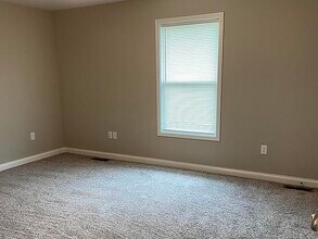 1125 Old Barren River Rd in Bowling Green, KY - Building Photo - Building Photo