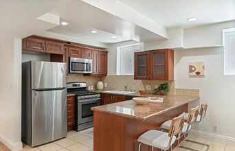9323 Alcott St, Unit Alcott in Los Angeles, CA - Building Photo - Building Photo