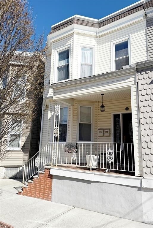 property at 502 Gregory Ave