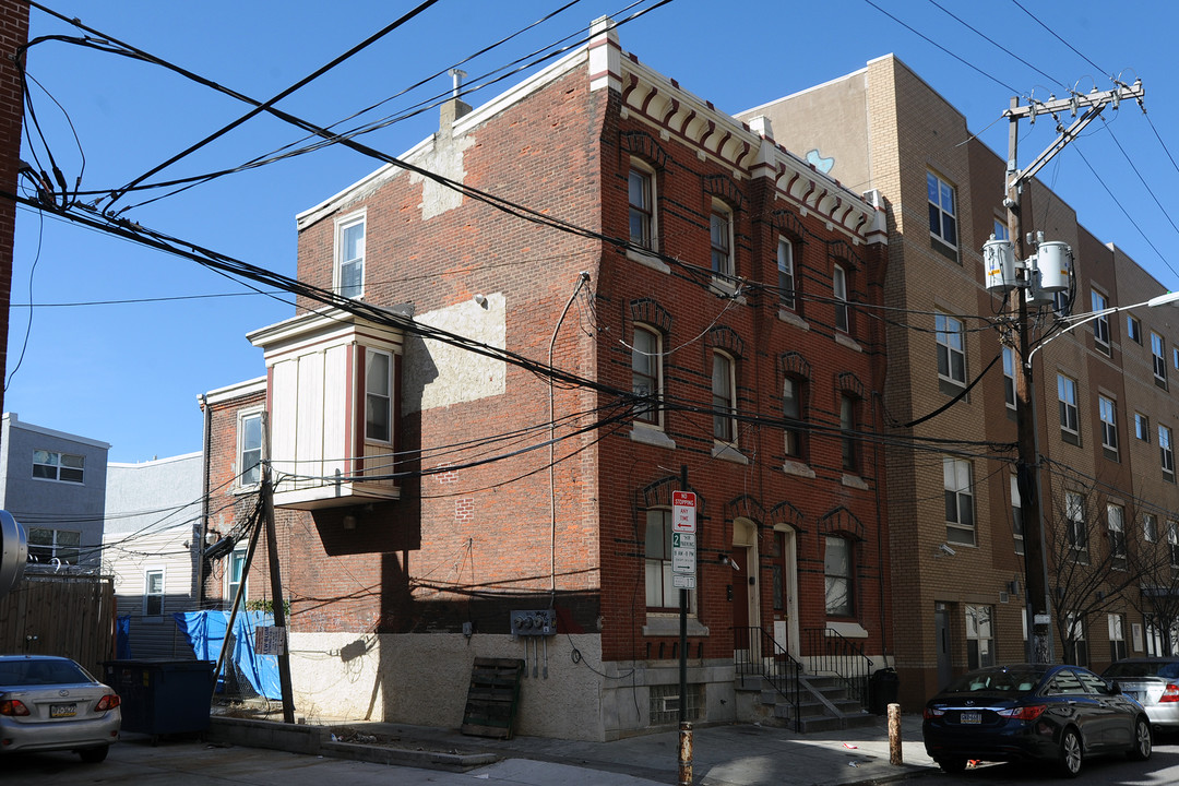 Sydenham Commons in Philadelphia, PA - Building Photo