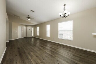 1422 Dew Bloom Rd in Valrico, FL - Building Photo - Building Photo