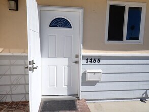 1455 Transite Ave in San Diego, CA - Foto de edificio - Building Photo