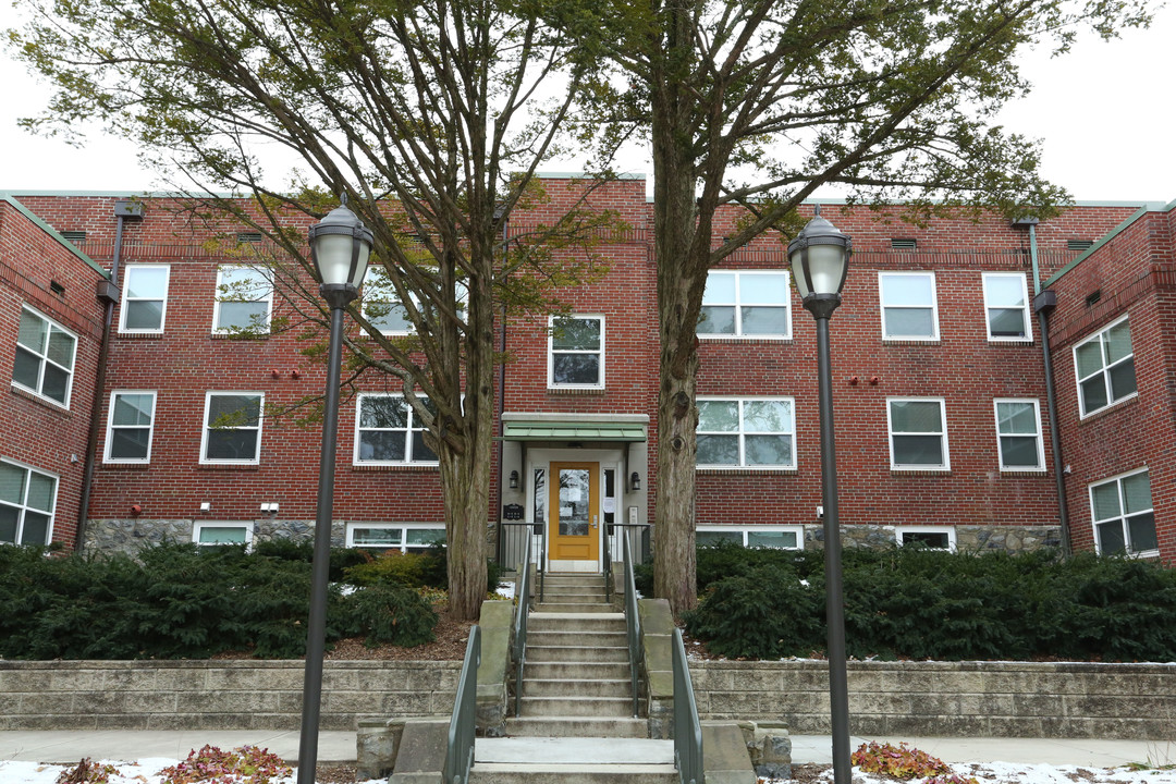 Roymar Apartments in Coatesville, PA - Foto de edificio