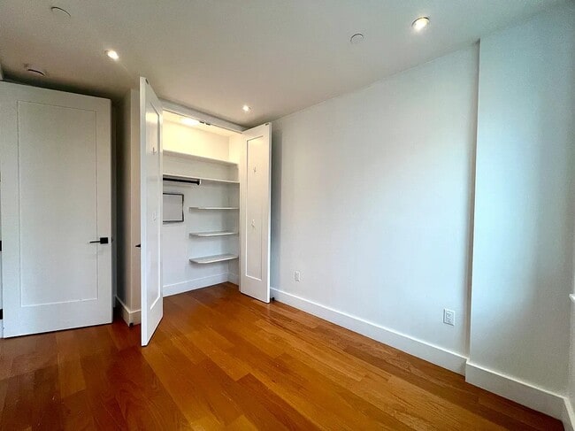 22 Rogers Ave in Brooklyn, NY - Building Photo - Building Photo