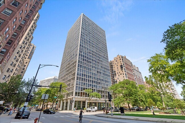 property at 2400 N Lakeview Ave