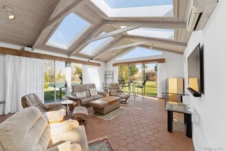 62 Bayfield Ln in Westhampton Beach, NY - Building Photo - Building Photo