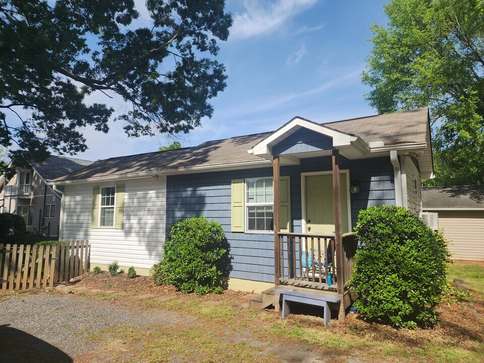 208 Maupin Ave, Unit Tiny House in Salisbury, NC - Foto de edificio