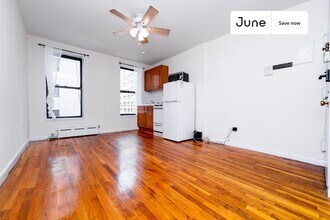 1365 1st Ave in New York, NY - Foto de edificio - Building Photo