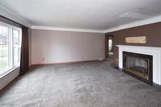 21775 Hillsdale Ave in Fairview Park, OH - Building Photo - Building Photo