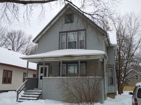 1095 15th Ave SE in Minneapolis, MN - Building Photo