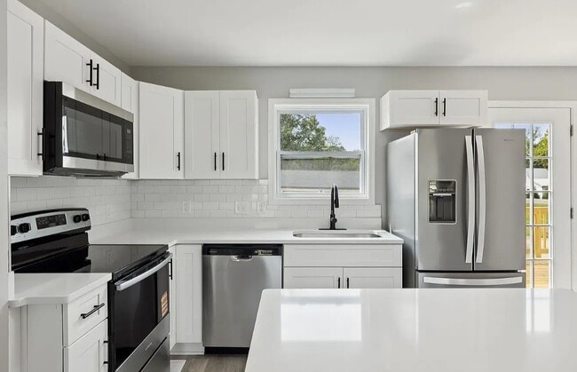 2438 Sowell Mill Pike in Columbia, TN - Building Photo - Building Photo