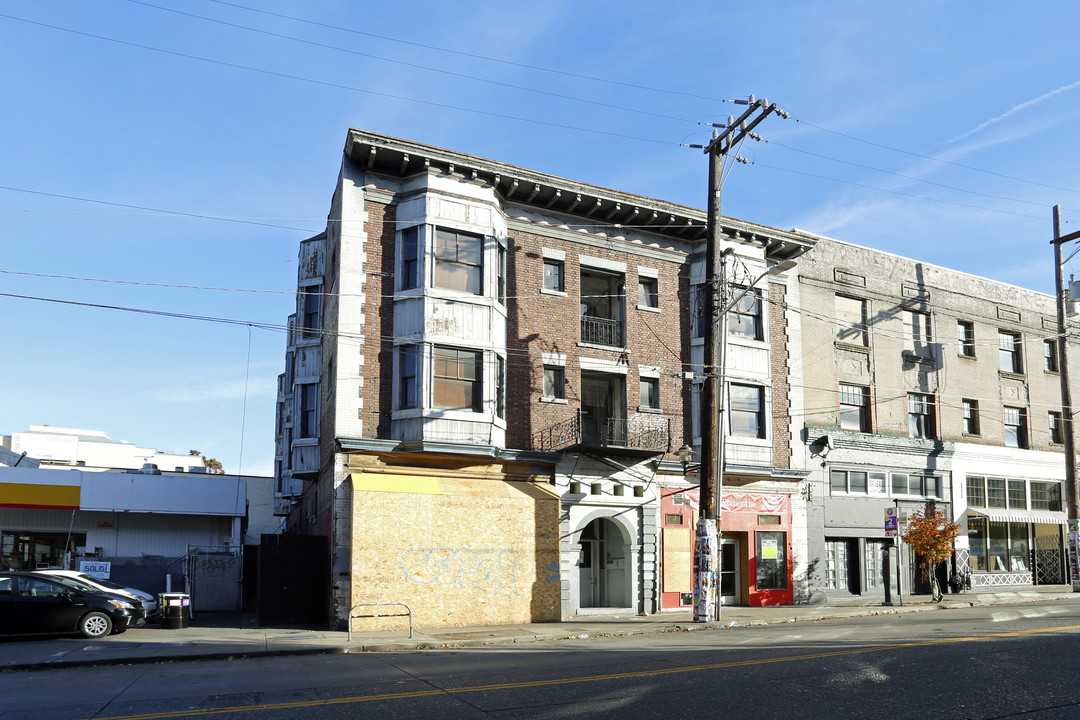 The Hayden in Seattle, WA - Building Photo