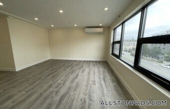 1028a Commonwealth Ave in Boston, MA - Building Photo - Building Photo