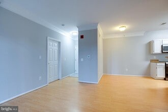 1601 Spring Gate Dr, Unit 1403 in McLean, VA - Foto de edificio - Building Photo