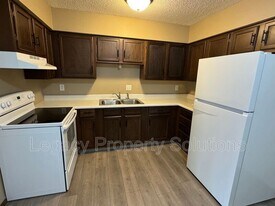 1011 S 3rd St in Bismarck, ND - Building Photo