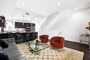 8412 Blackburn Ave in Los Angeles, CA - Building Photo