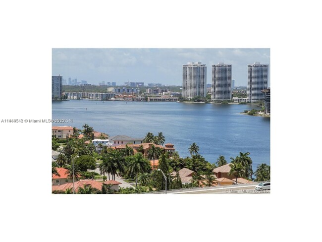 19380 Collins Ave, Unit PH-1 in Sunny Isles Beach, FL - Building Photo - Building Photo