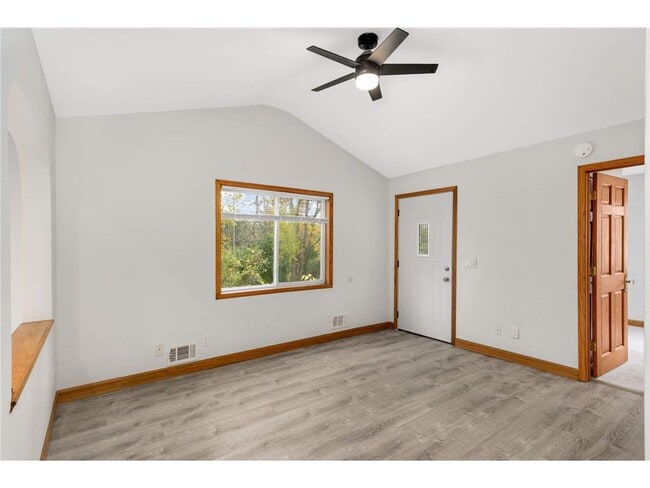 2340 Ives Ln N in Minneapolis, MN - Building Photo - Building Photo