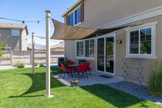 10687 Walton Park Dr in Reno, NV - Building Photo - Building Photo
